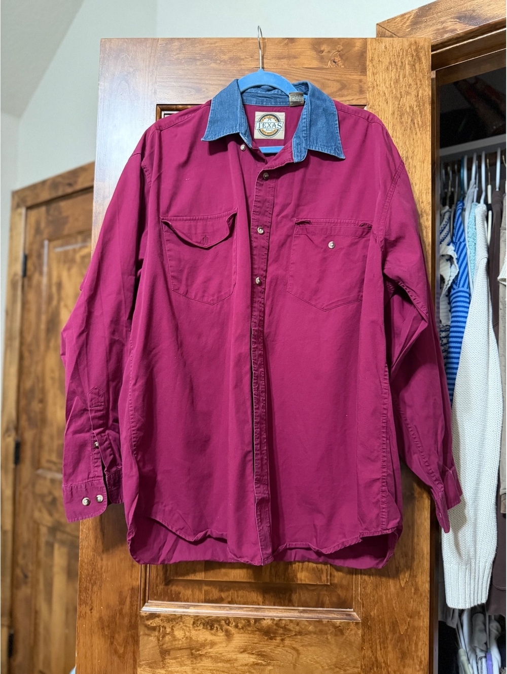 Men’s vintage 90s button up with denim collar L
